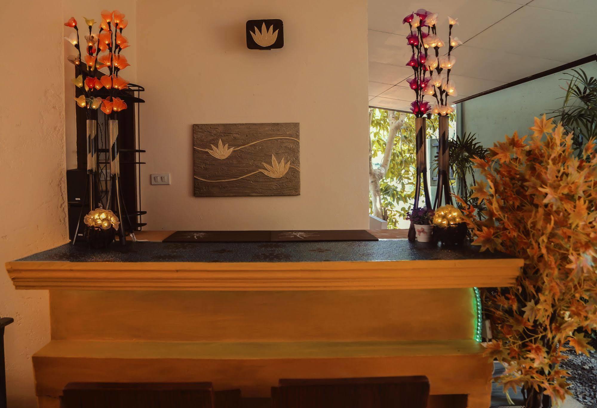 Boondaree Home Resort 카타 비치 외부 사진